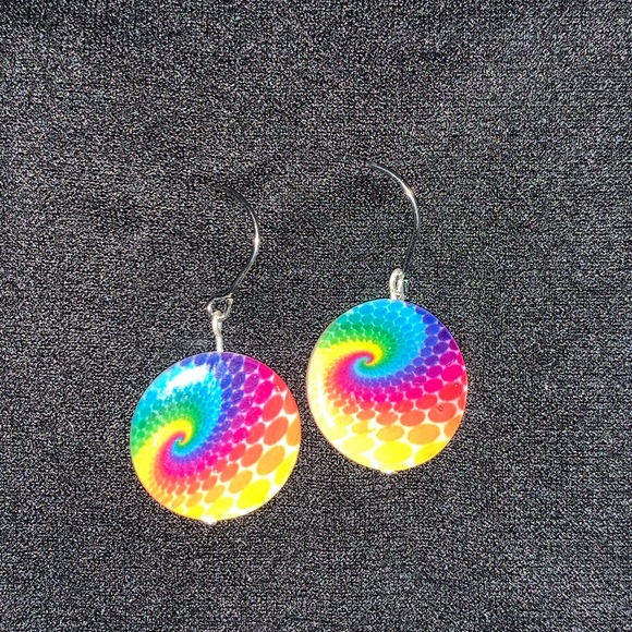 Who doesn’t love tye dye ! 🧜🏻‍♀️ - Picture 2 of 6